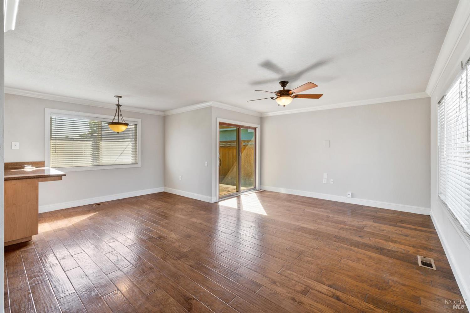 Detail Gallery Image 10 of 33 For 178 Mckinley Cir, Vacaville,  CA 95687 - 2 Beds | 2 Baths