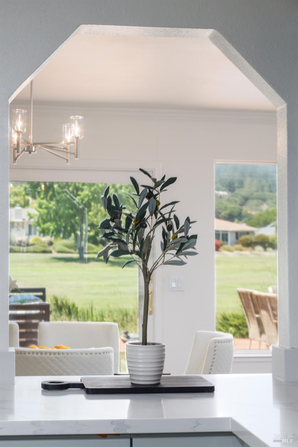Detail Gallery Image 16 of 32 For 137 Valley Lakes Dr, Santa Rosa,  CA 95409 - 3 Beds | 2 Baths