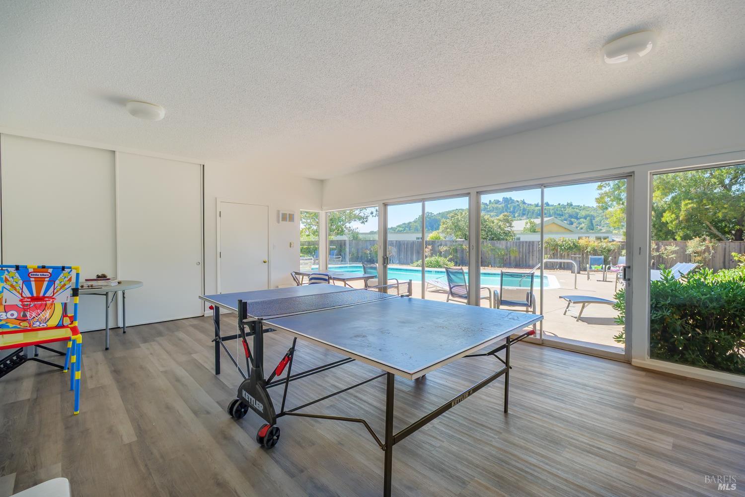 Detail Gallery Image 29 of 38 For 22 Redwood Ave, Corte Madera,  CA 94925 - 3 Beds | 2 Baths