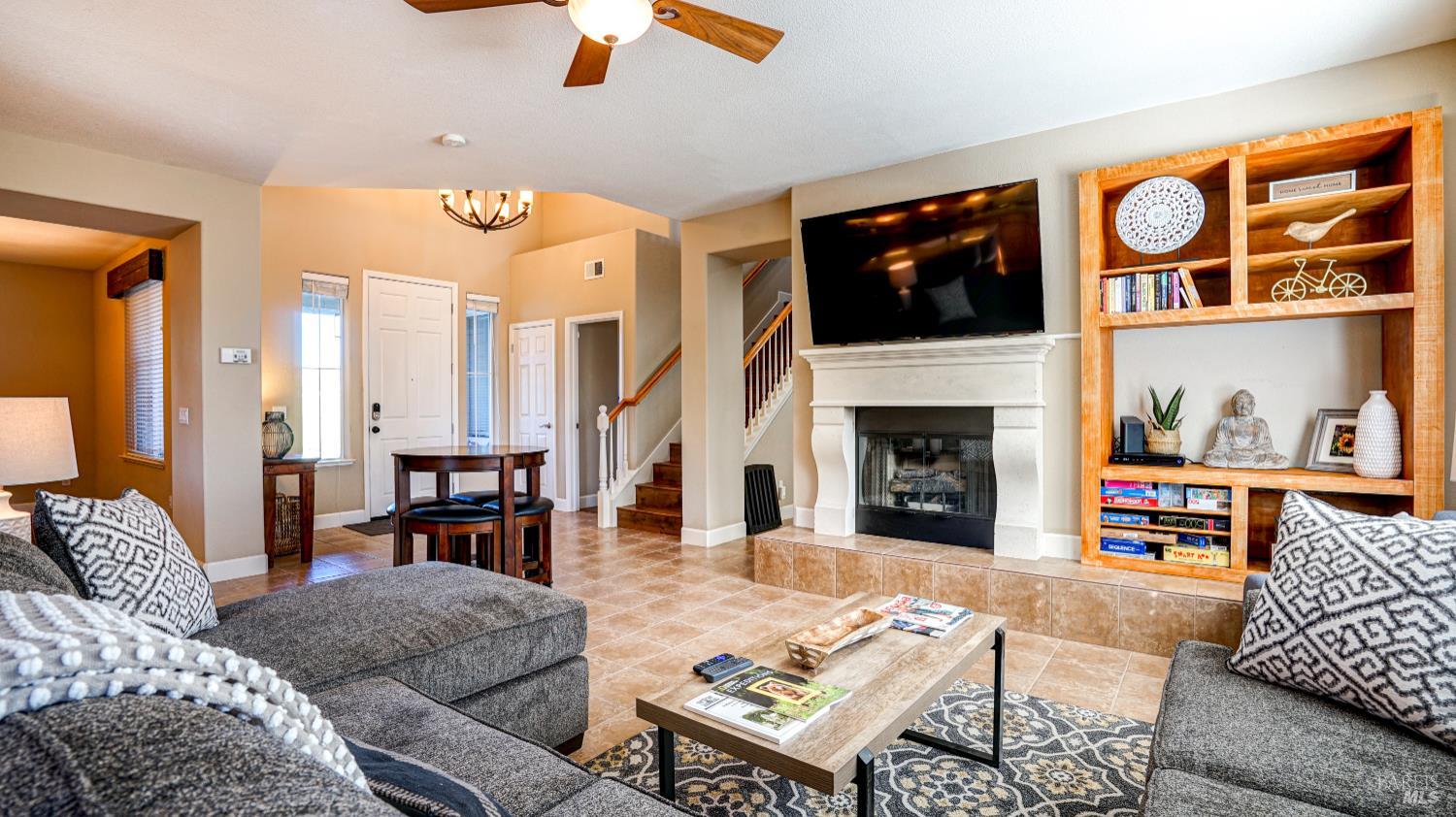 Detail Gallery Image 7 of 43 For 8414 Stomper Dr, Windsor,  CA 95492 - 4 Beds | 3 Baths