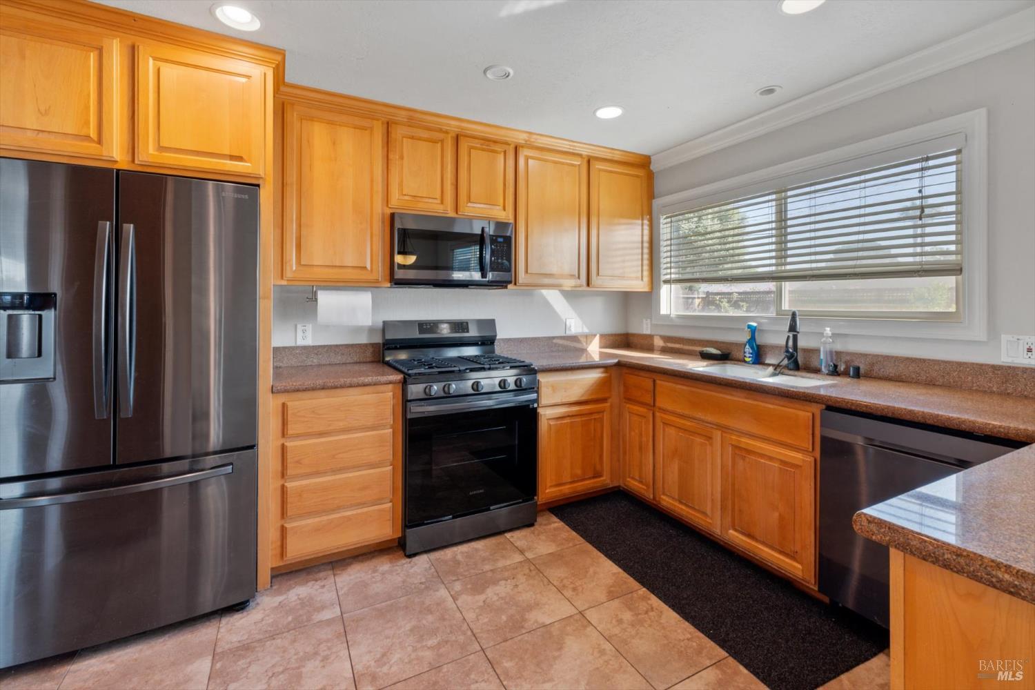 Detail Gallery Image 14 of 33 For 178 Mckinley Cir, Vacaville,  CA 95687 - 2 Beds | 2 Baths