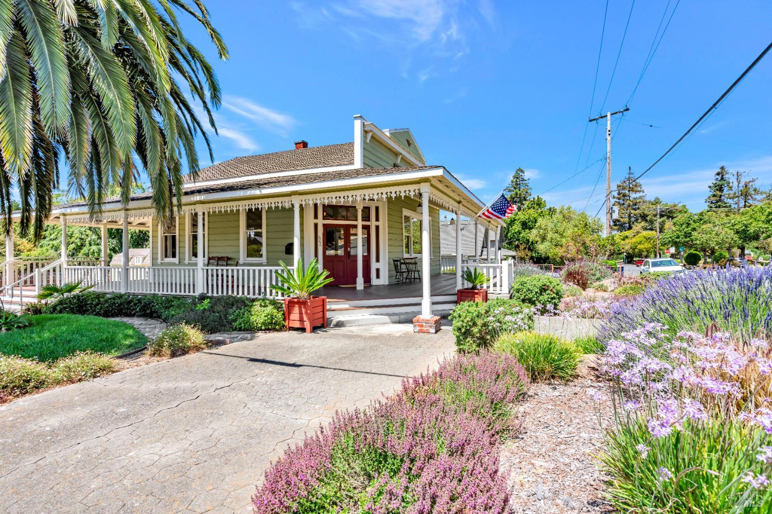 Detail Gallery Image 4 of 71 For 602 W K St, Benicia,  CA 94510 - – Beds | – Baths