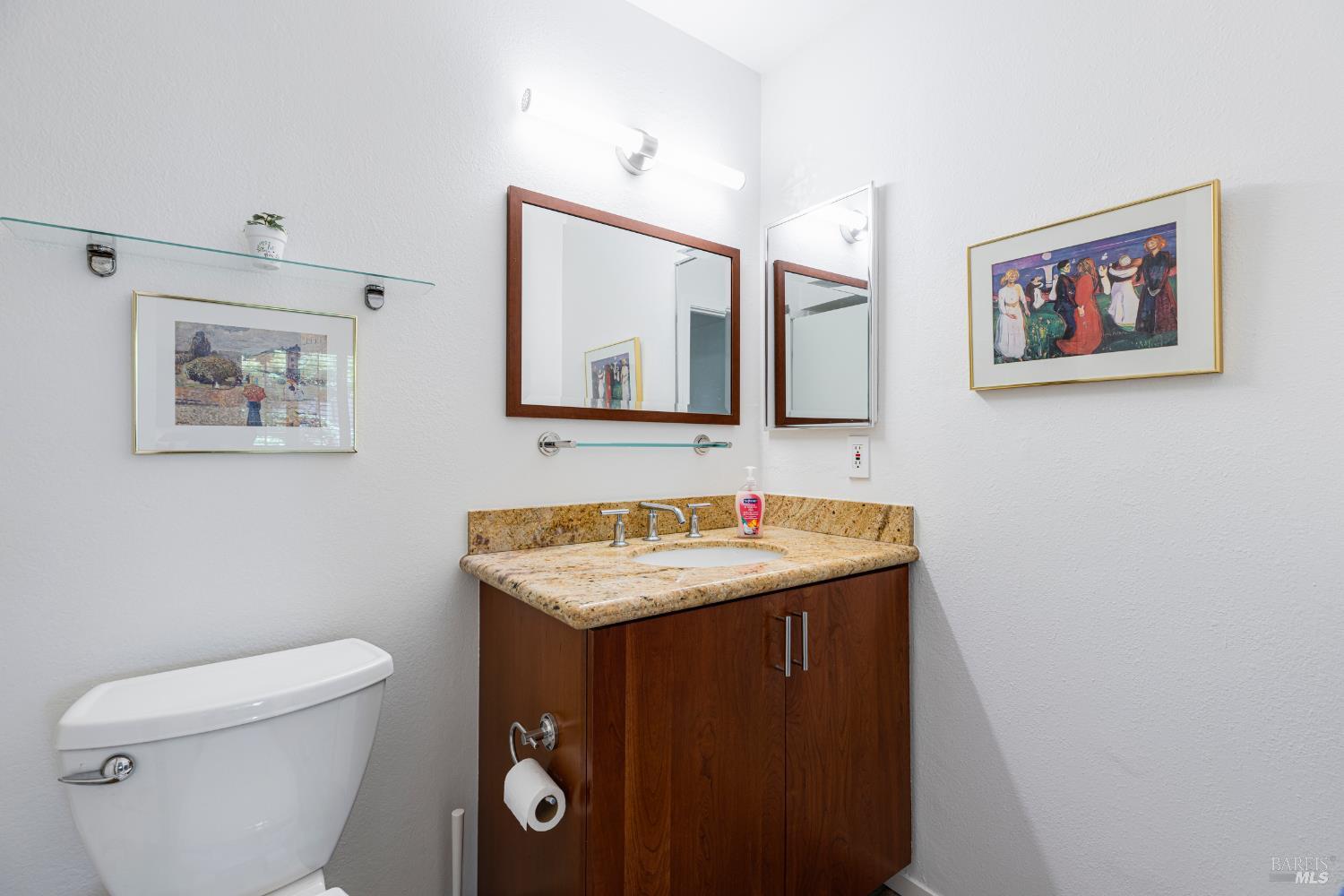 Detail Gallery Image 13 of 34 For 62 Cypress Pl, Sausalito,  CA 94965 - 2 Beds | 2 Baths
