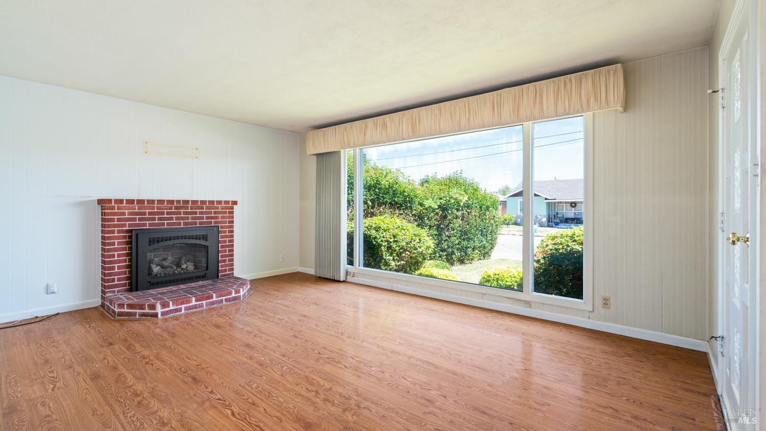 Detail Gallery Image 7 of 31 For 114 Edith St, Petaluma,  CA 94952 - 3 Beds | 2/1 Baths