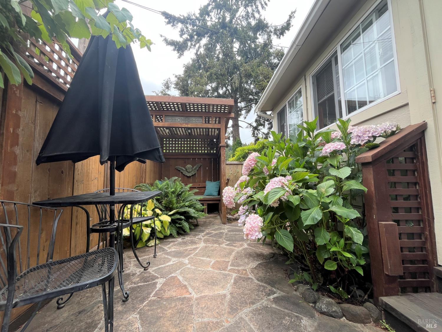 Detail Gallery Image 2 of 15 For 22900 Sylvan Way 6, Monte Rio,  CA 95462 - 1 Beds | 1 Baths
