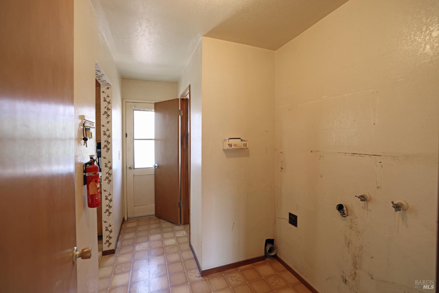Detail Gallery Image 8 of 17 For 235 Trinity Ct, Rio Vista,  CA 94571 - 3 Beds | 1/1 Baths