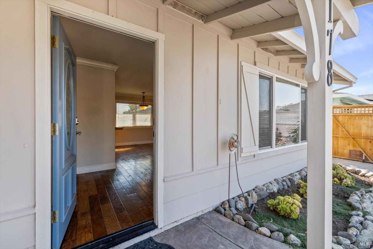 Detail Gallery Image 7 of 33 For 178 Mckinley Cir, Vacaville,  CA 95687 - 2 Beds | 2 Baths