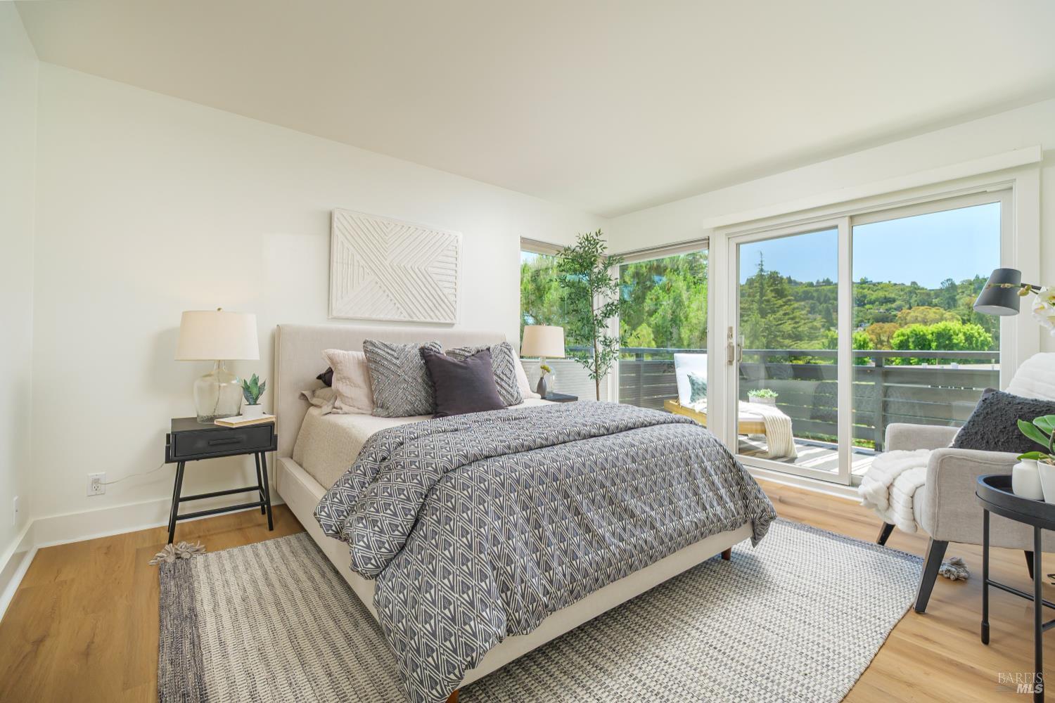 Detail Gallery Image 15 of 38 For 22 Redwood Ave, Corte Madera,  CA 94925 - 3 Beds | 2 Baths