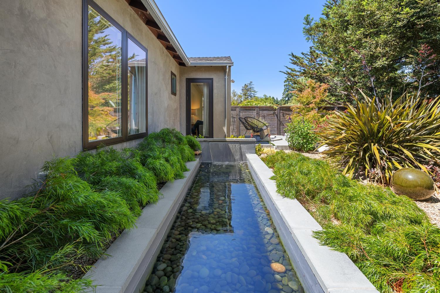Detail Gallery Image 23 of 24 For 17 Juno Rd, Tiburon,  CA 94920 - 3 Beds | 3 Baths