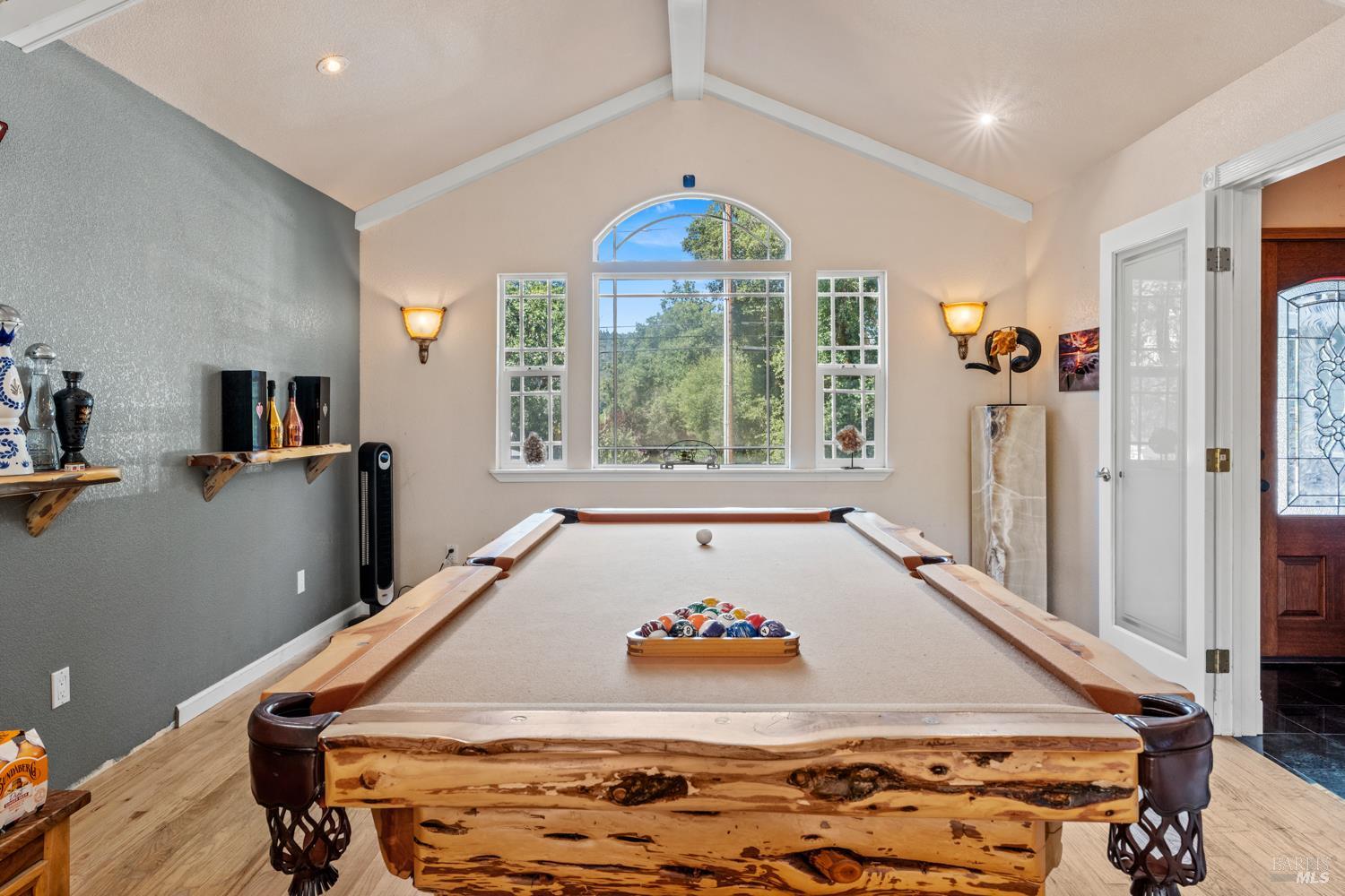Detail Gallery Image 6 of 35 For 8621 Uva Dr, Redwood Valley,  CA 95470 - 3 Beds | 3 Baths