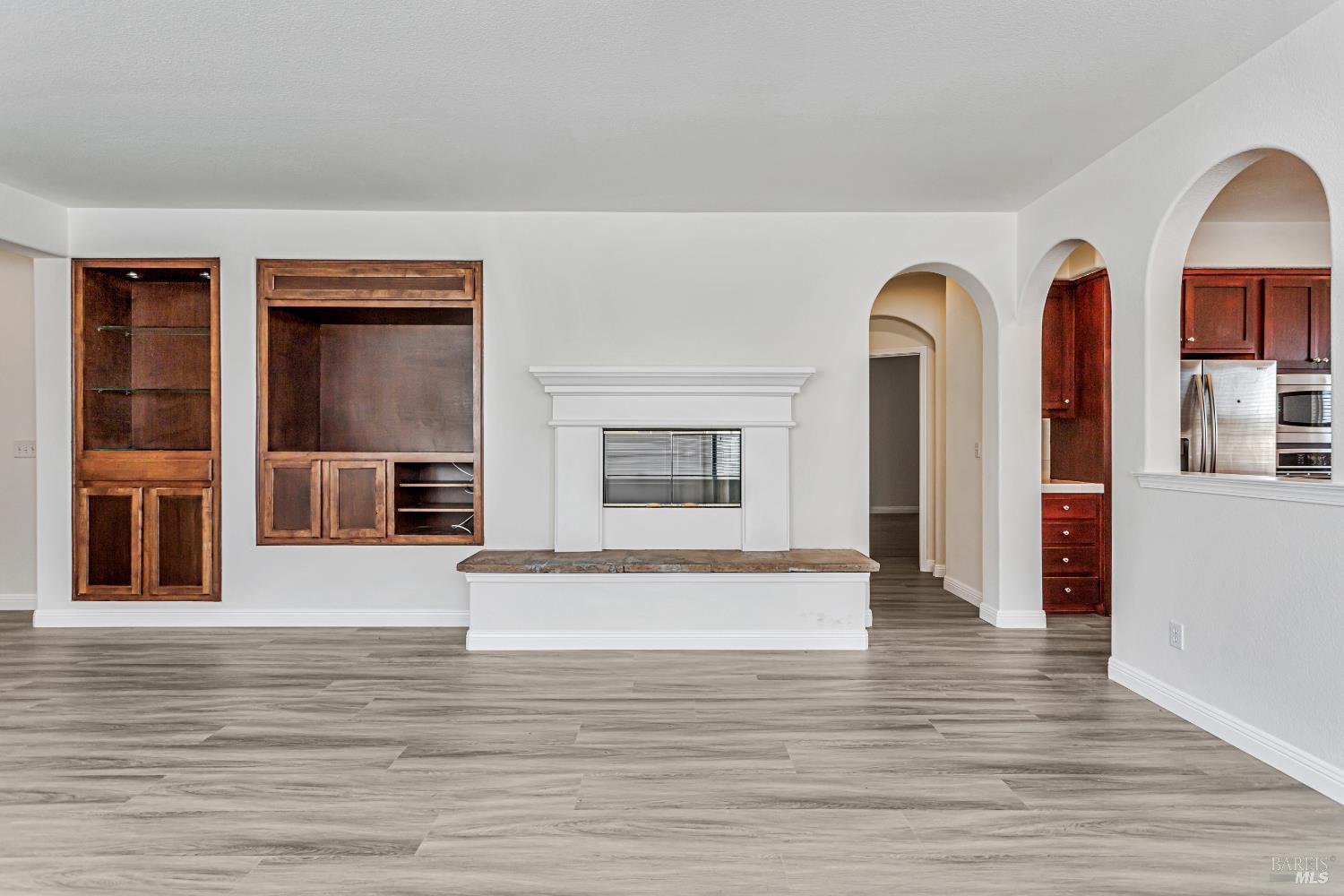 Detail Gallery Image 4 of 26 For 5124 Carisbrooke Ln, Vallejo,  CA 94591 - 3 Beds | 3 Baths