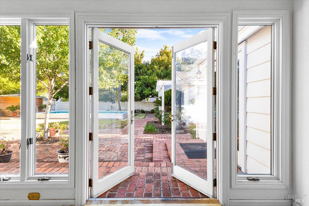 Detail Gallery Image 11 of 55 For 1819 Cedar St, Calistoga,  CA 94515 - 3 Beds | 2/1 Baths