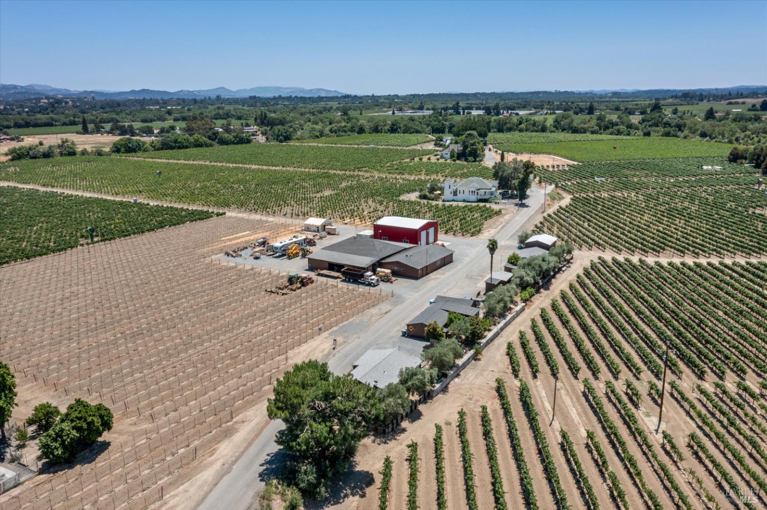 Detail Gallery Image 12 of 37 For 1558 Magnolia Dr, Healdsburg,  CA 95448 - 3 Beds | 2/1 Baths