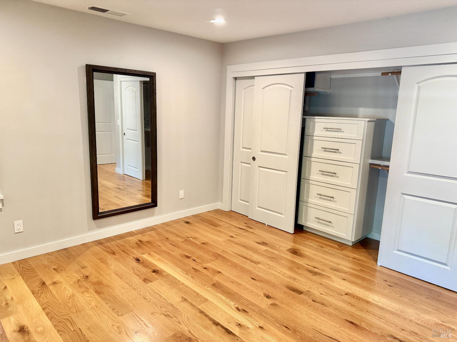 Detail Gallery Image 6 of 13 For 6911 Yount St, Yountville,  CA 94599 - 2 Beds | 1/1 Baths