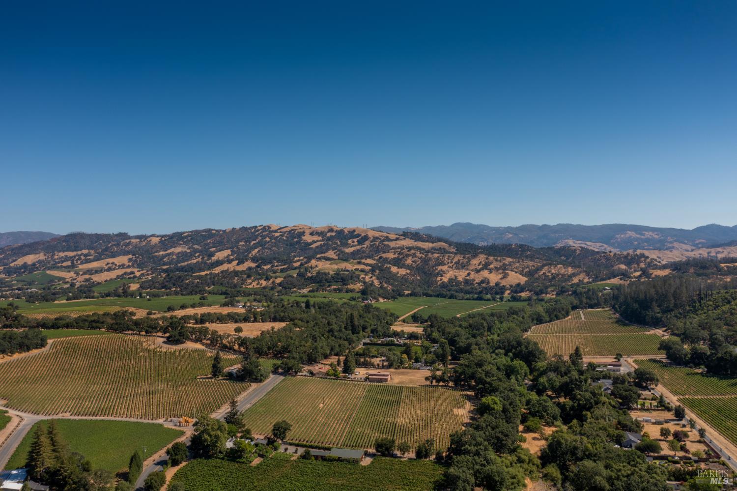 Detail Gallery Image 4 of 64 For 14856 Chalk Hill Rd, Healdsburg,  CA 95448 - 3 Beds | 2/1 Baths