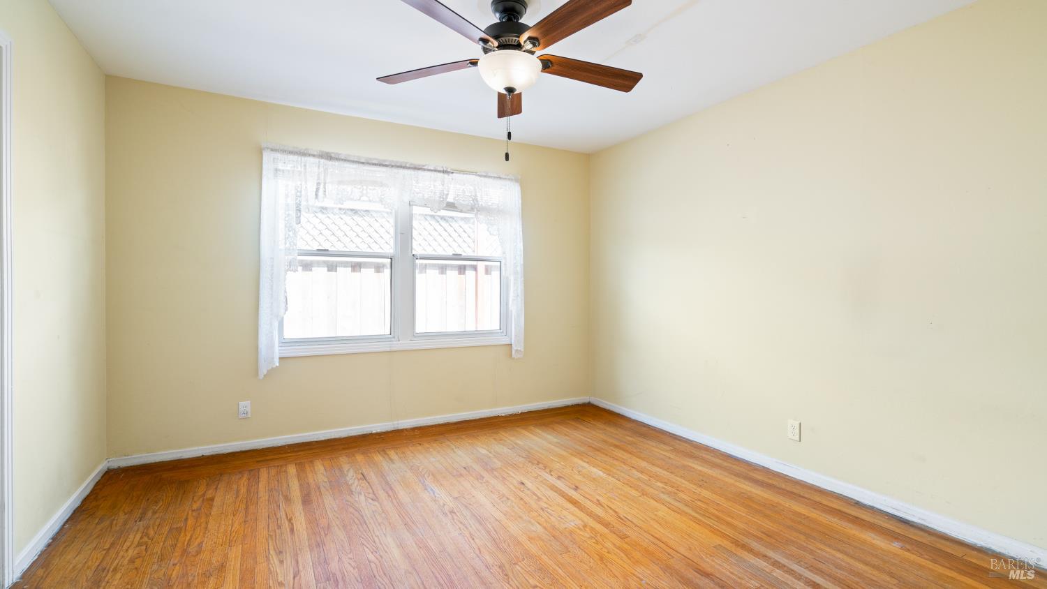 Detail Gallery Image 17 of 31 For 114 Edith St, Petaluma,  CA 94952 - 3 Beds | 2/1 Baths