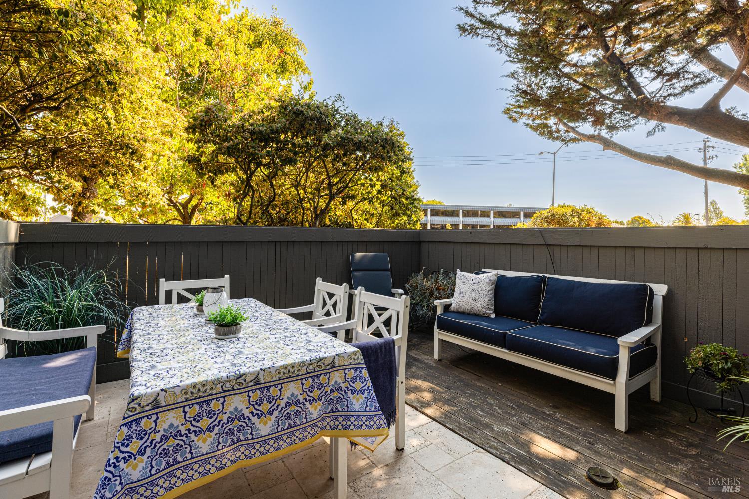Detail Gallery Image 23 of 34 For 62 Cypress Pl, Sausalito,  CA 94965 - 2 Beds | 2 Baths