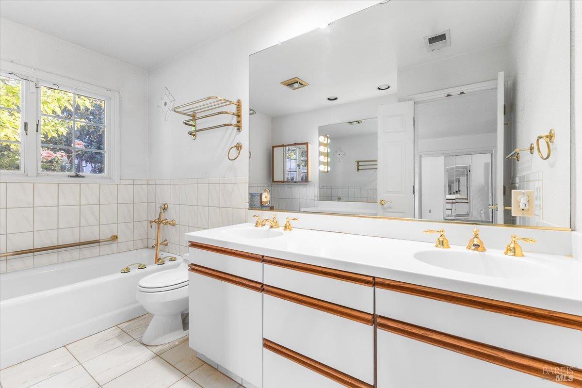 Detail Gallery Image 24 of 55 For 1819 Cedar St, Calistoga,  CA 94515 - 3 Beds | 2/1 Baths