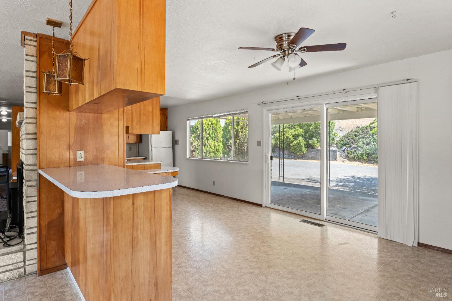 Detail Gallery Image 7 of 32 For 18201 S Highway 101 Unkn, Hopland,  CA 95449 - 3 Beds | 2/1 Baths