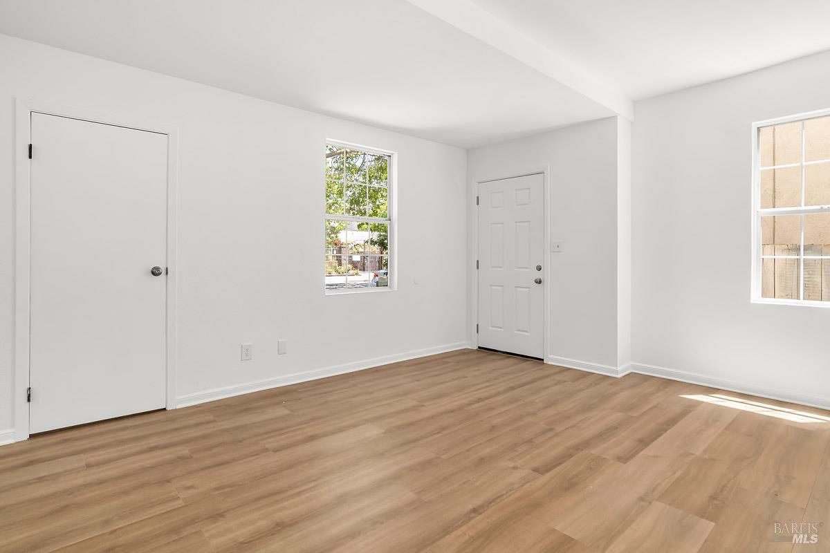 Detail Gallery Image 14 of 37 For 523 B St, San Rafael,  CA 94901 - – Beds | – Baths