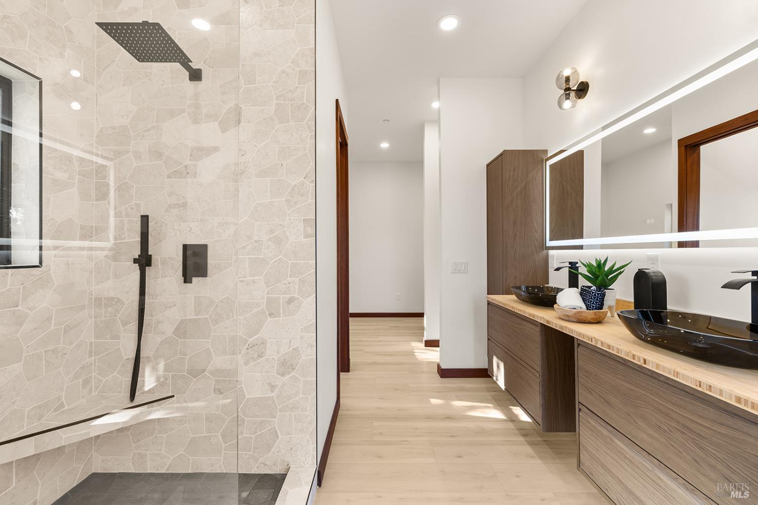 Detail Gallery Image 53 of 93 For 5044 Linda Ln, Santa Rosa,  CA 95404 - 3 Beds | 3/1 Baths