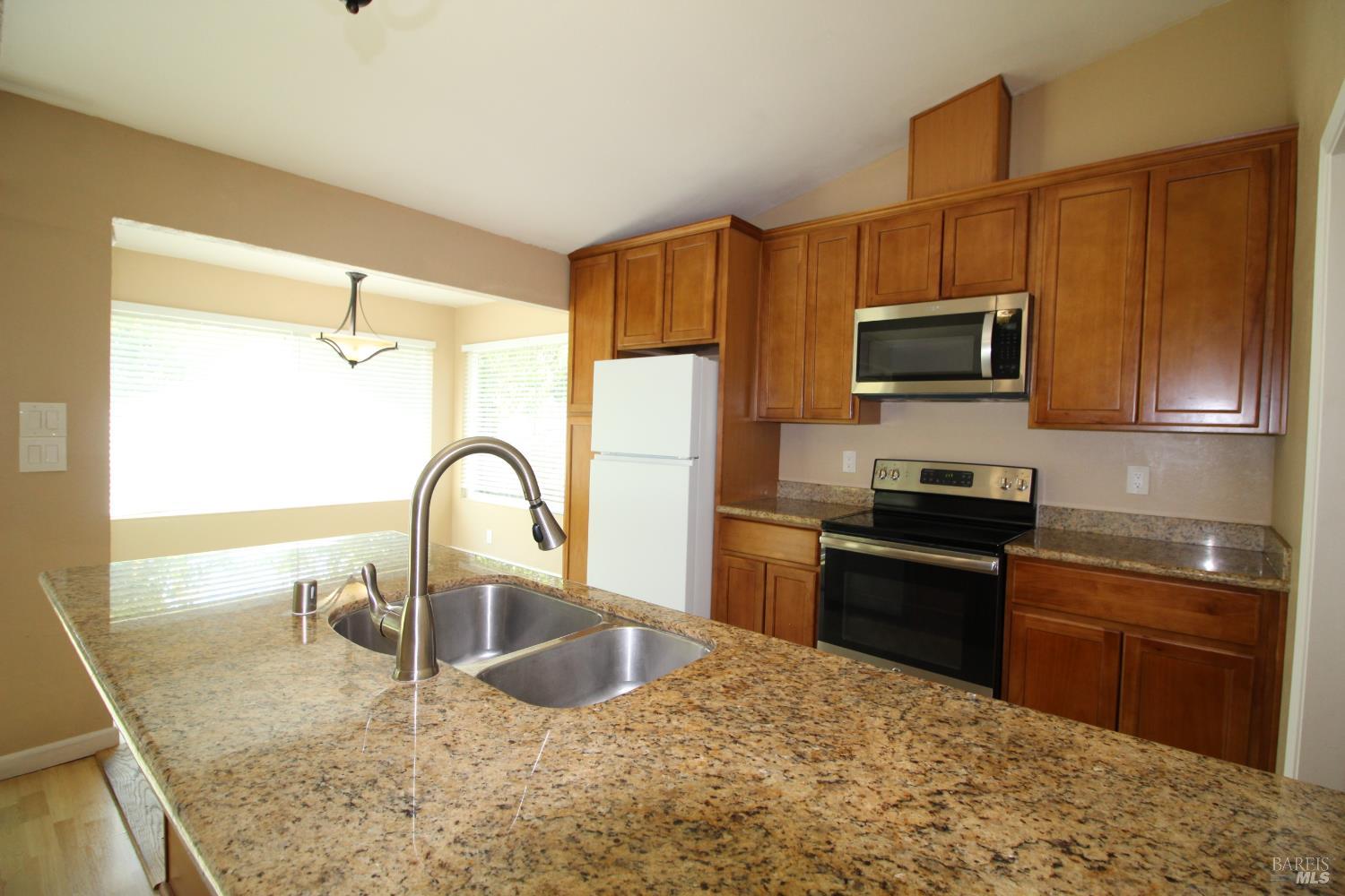 Detail Gallery Image 10 of 24 For 619 Barnacle Way, Suisun City,  CA 94585 - 3 Beds | 2 Baths