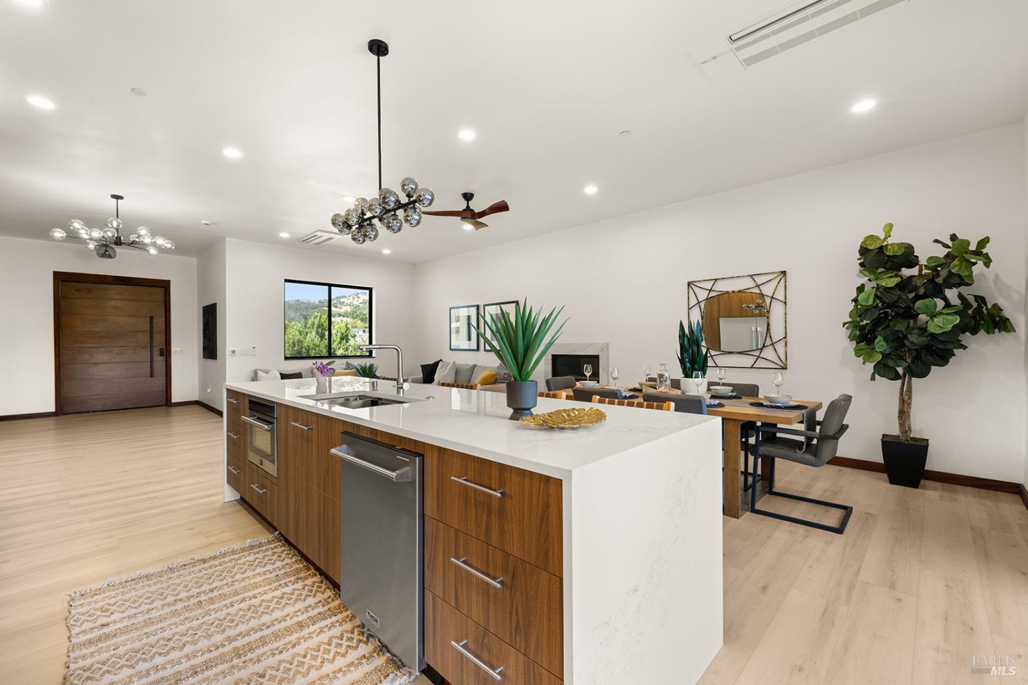 Detail Gallery Image 24 of 93 For 5044 Linda Ln, Santa Rosa,  CA 95404 - 3 Beds | 3/1 Baths