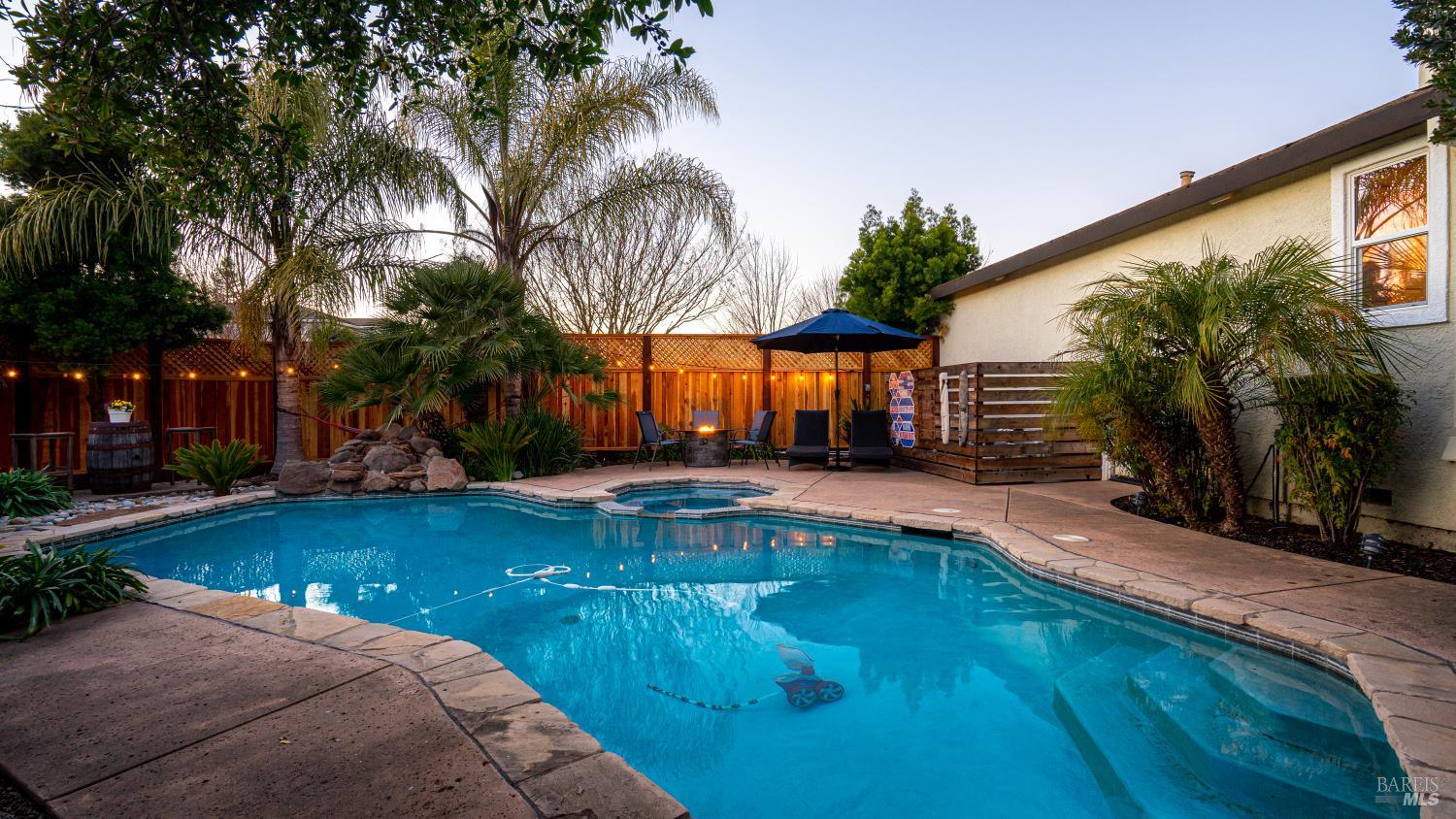Detail Gallery Image 35 of 43 For 8414 Stomper Dr, Windsor,  CA 95492 - 4 Beds | 3 Baths
