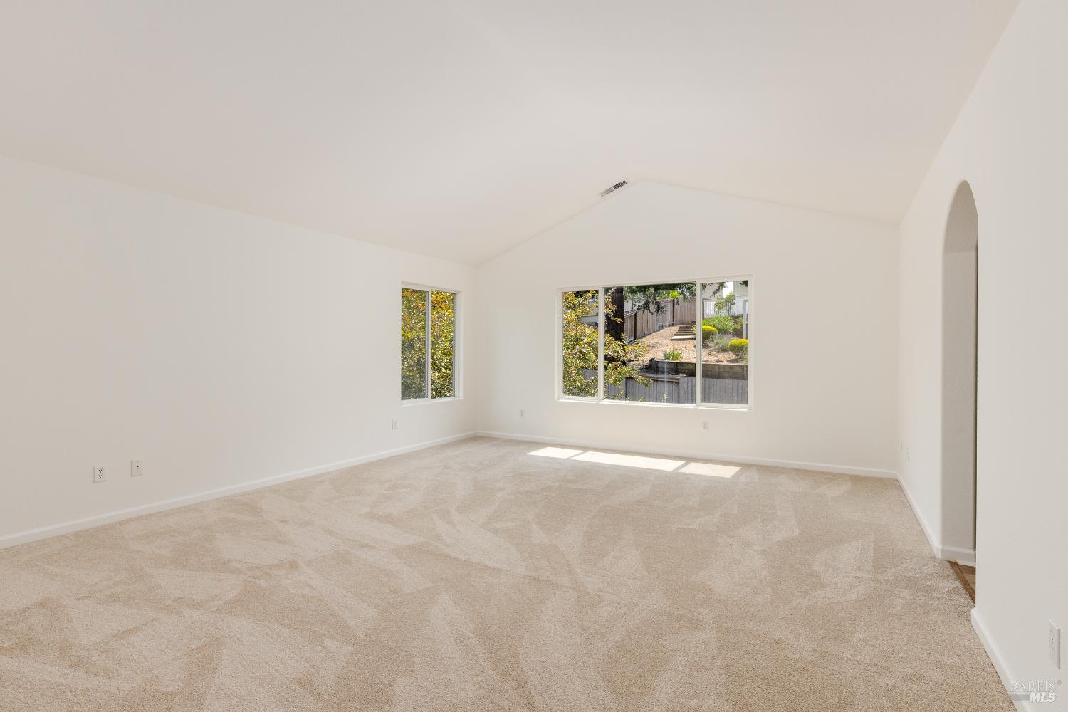 Detail Gallery Image 12 of 36 For 5795 Desoto Dr, Santa Rosa,  CA 95409 - 4 Beds | 3 Baths