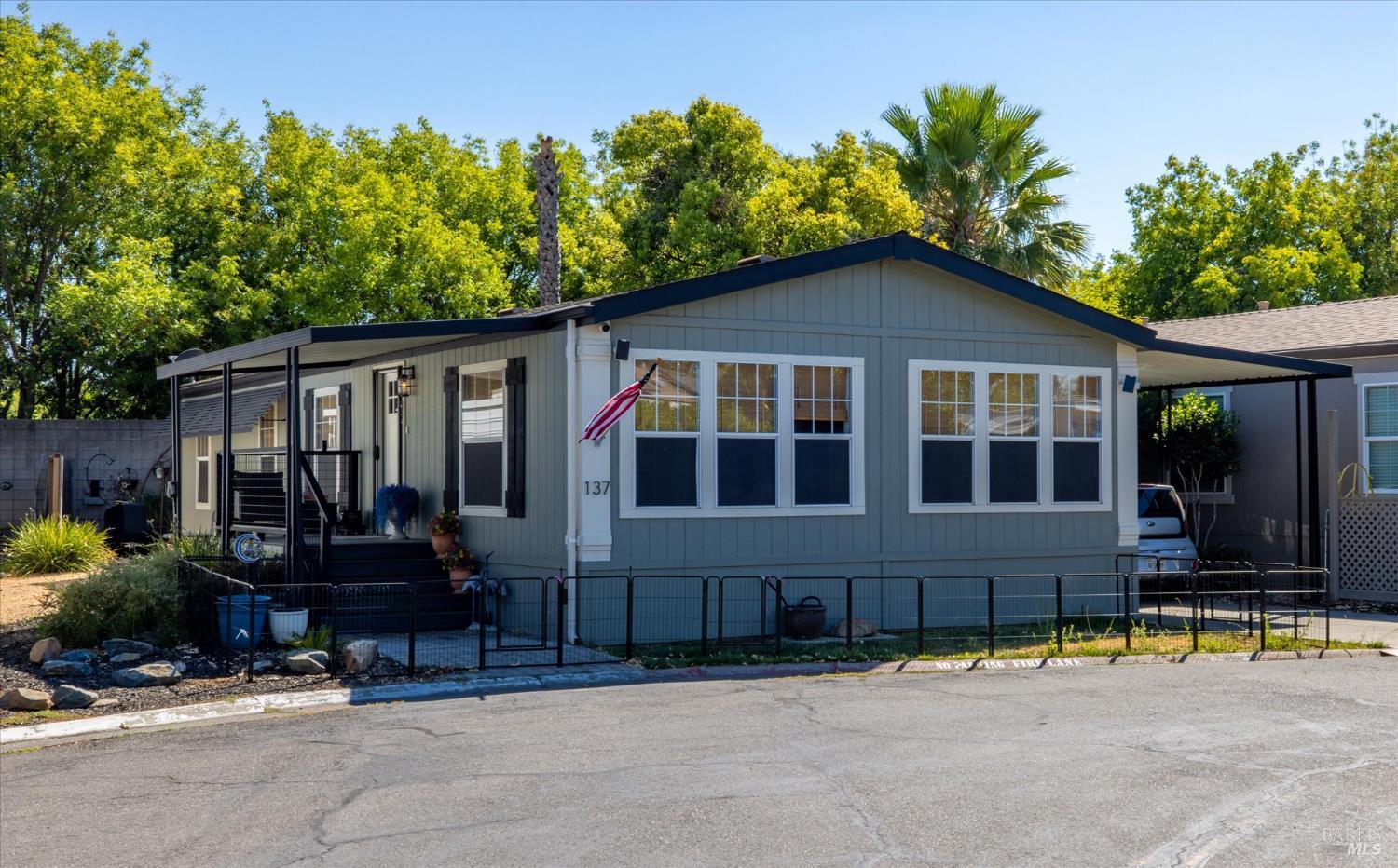 Detail Gallery Image 1 of 20 For 137 Lemon Tree Cir, Vacaville,  CA 95687 - 2 Beds | 2 Baths