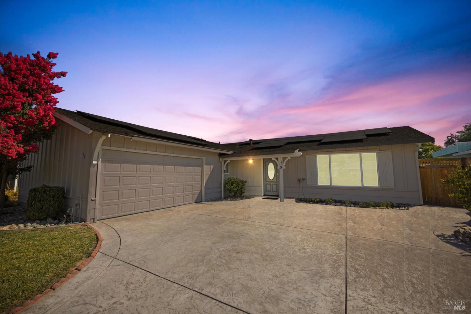 Detail Gallery Image 1 of 33 For 178 Mckinley Cir, Vacaville,  CA 95687 - 2 Beds | 2 Baths