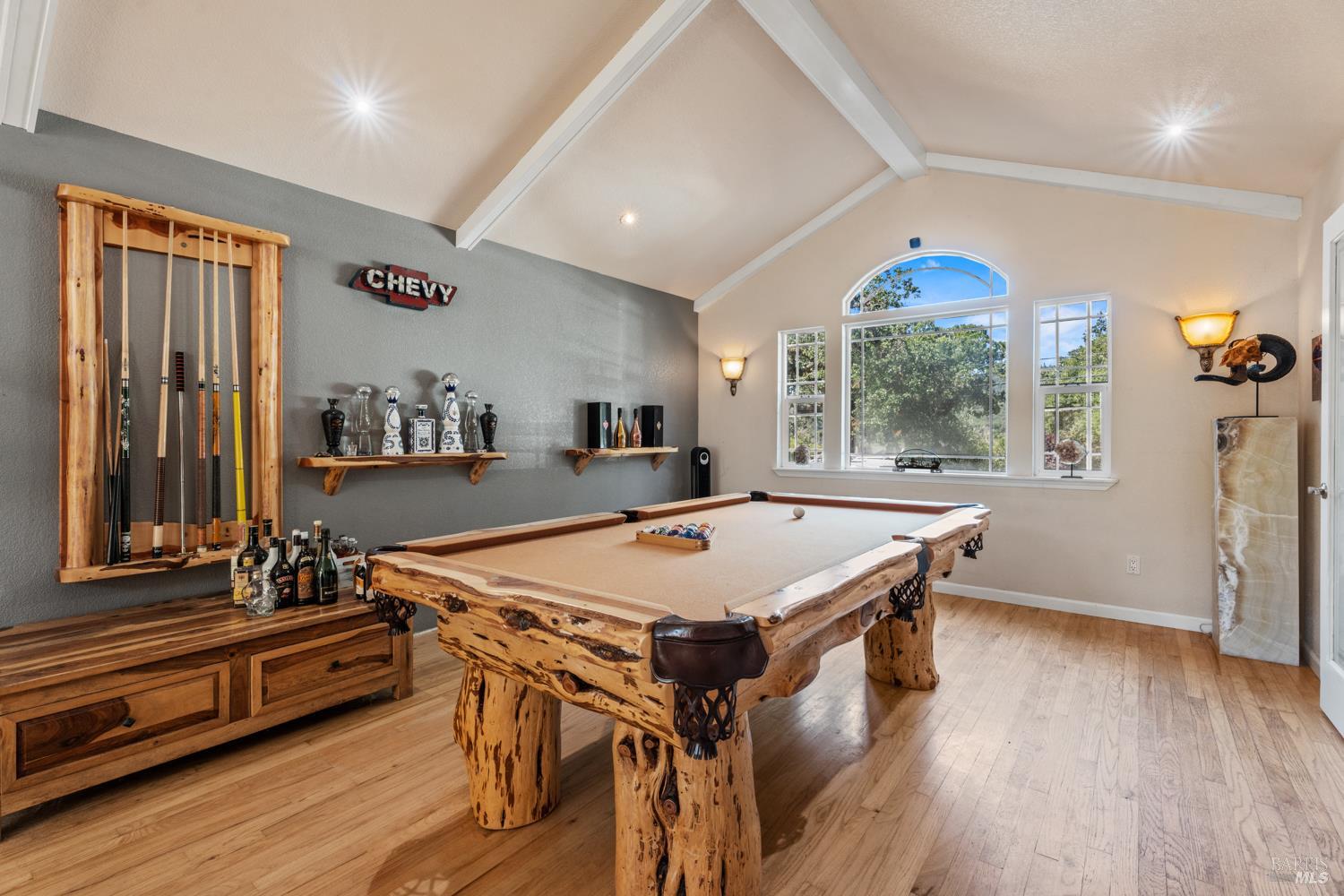 Detail Gallery Image 5 of 35 For 8621 Uva Dr, Redwood Valley,  CA 95470 - 3 Beds | 3 Baths