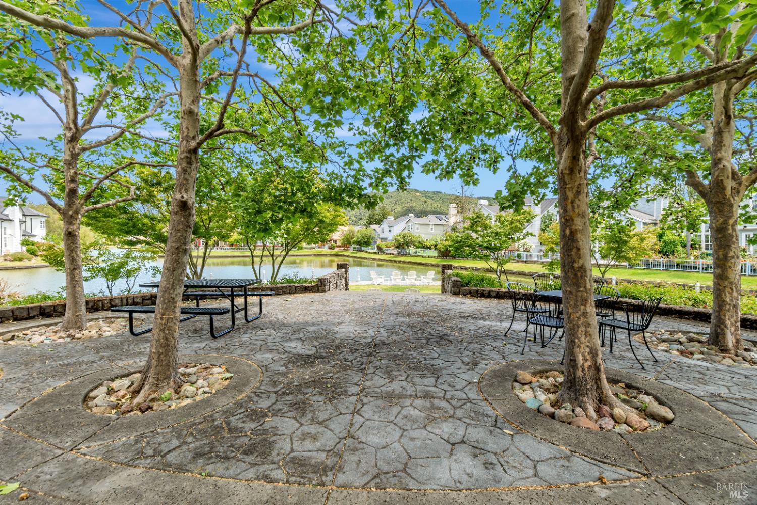 Detail Gallery Image 36 of 44 For 45 Mariners Cir, San Rafael,  CA 94903 - 3 Beds | 2 Baths