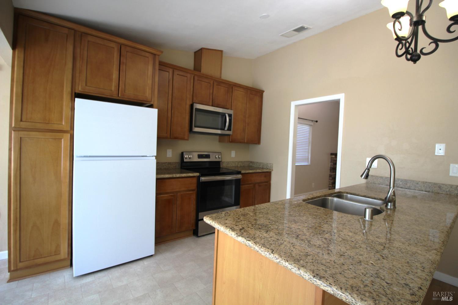 Detail Gallery Image 7 of 24 For 619 Barnacle Way, Suisun City,  CA 94585 - 3 Beds | 2 Baths