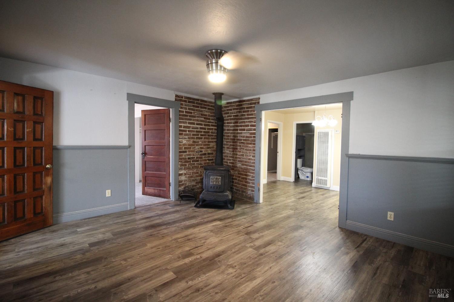 Detail Gallery Image 5 of 26 For 206 Woodrow Ave, Vallejo,  CA 94591 - 3 Beds | 2 Baths