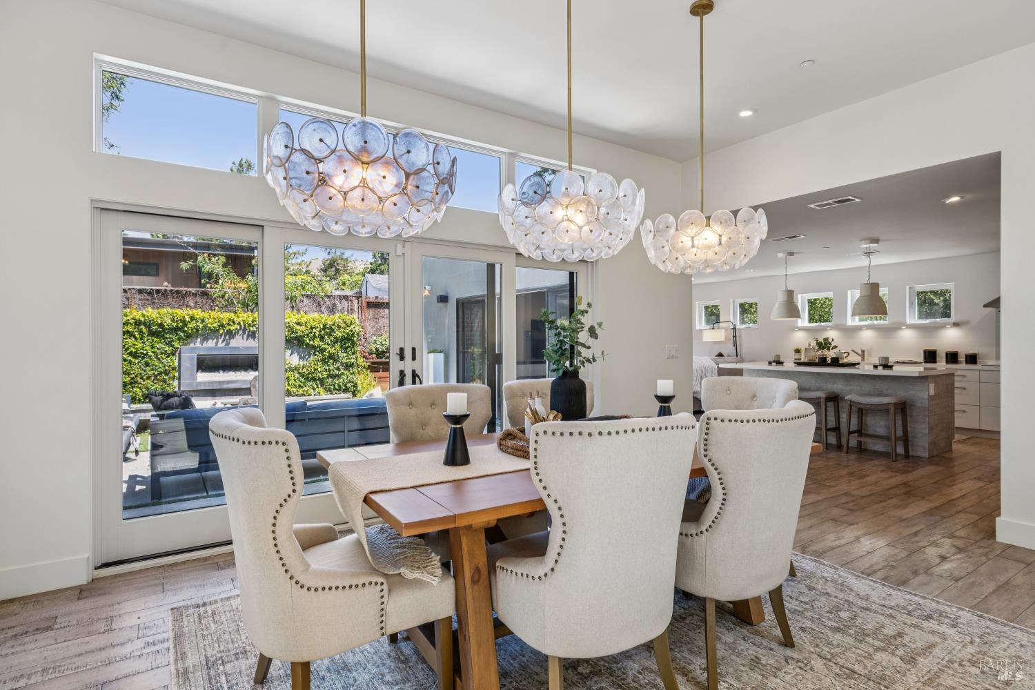 Detail Gallery Image 4 of 24 For 17 Juno Rd, Tiburon,  CA 94920 - 3 Beds | 3 Baths