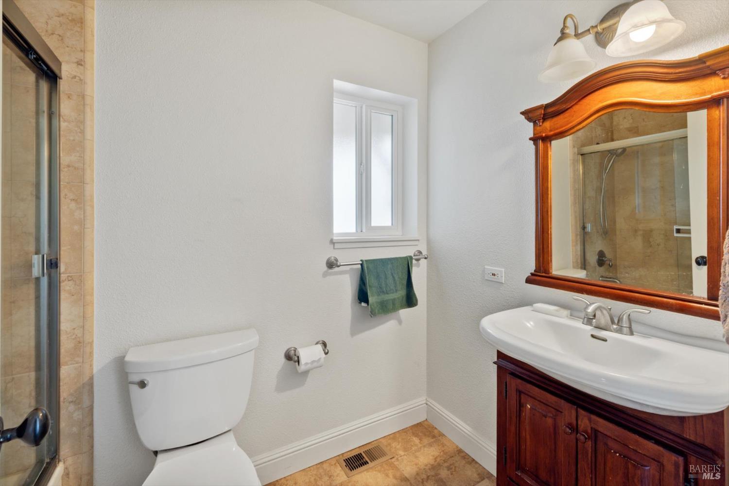 Detail Gallery Image 17 of 33 For 178 Mckinley Cir, Vacaville,  CA 95687 - 2 Beds | 2 Baths