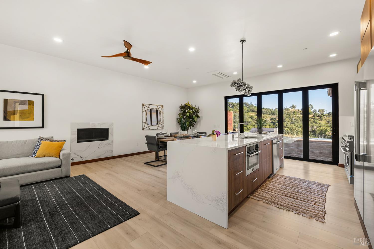 Detail Gallery Image 16 of 93 For 5044 Linda Ln, Santa Rosa,  CA 95404 - 3 Beds | 3/1 Baths