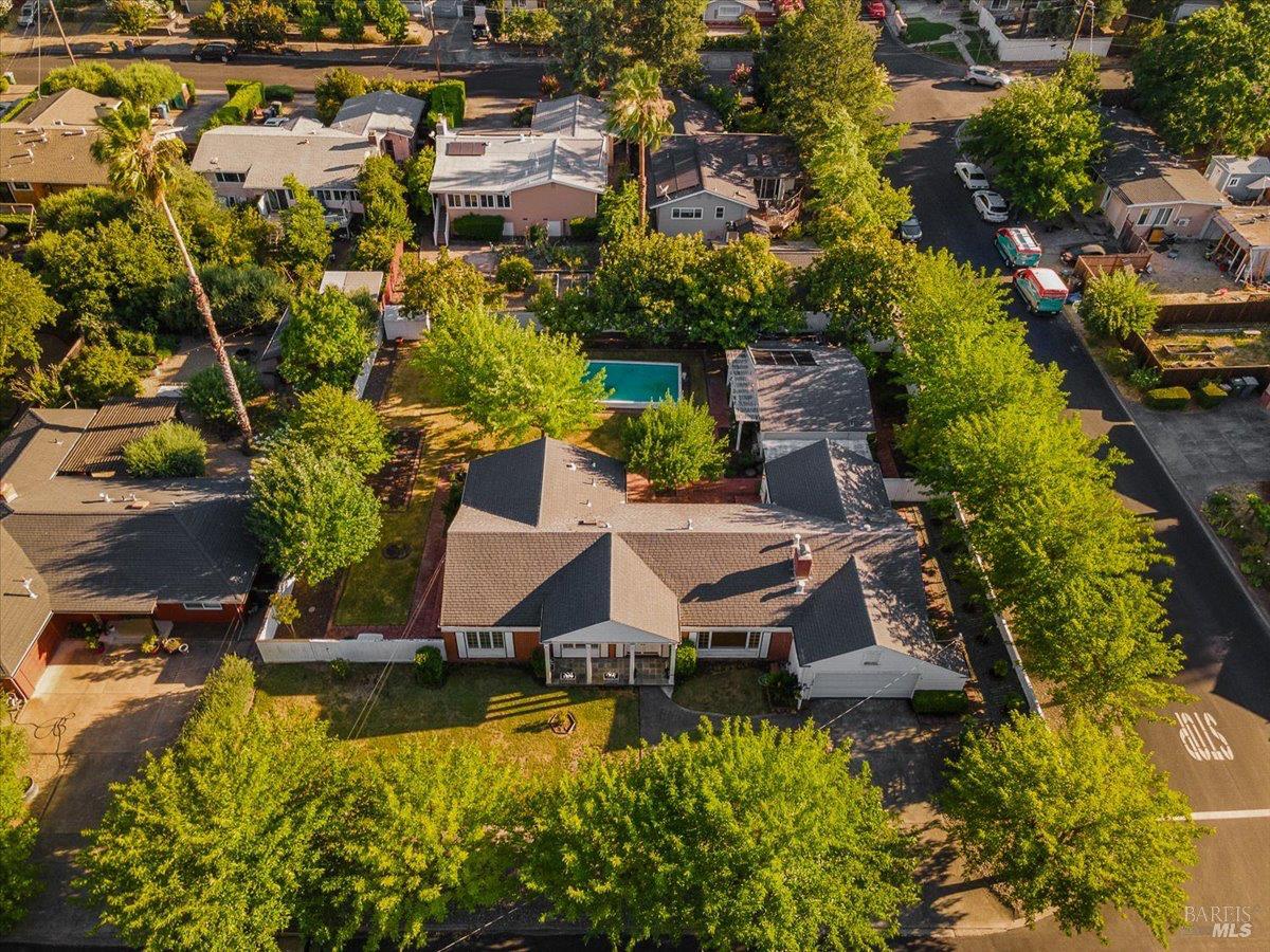 Detail Gallery Image 46 of 55 For 1819 Cedar St, Calistoga,  CA 94515 - 3 Beds | 2/1 Baths
