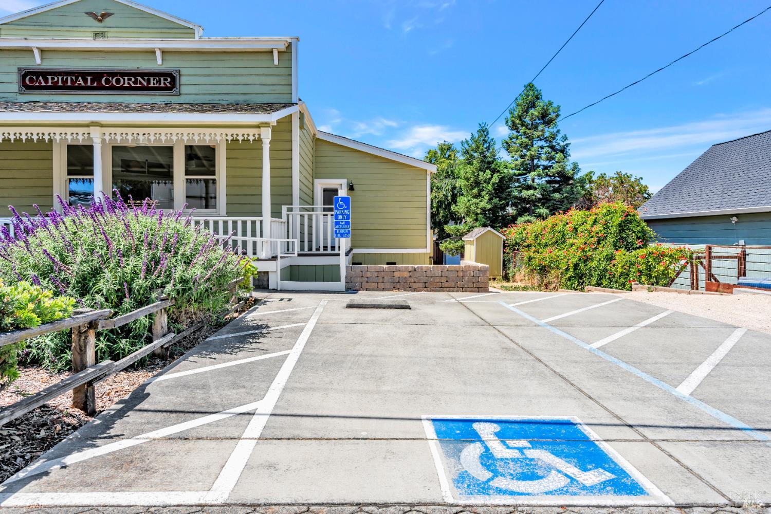 Detail Gallery Image 9 of 71 For 602 W K St, Benicia,  CA 94510 - – Beds | – Baths