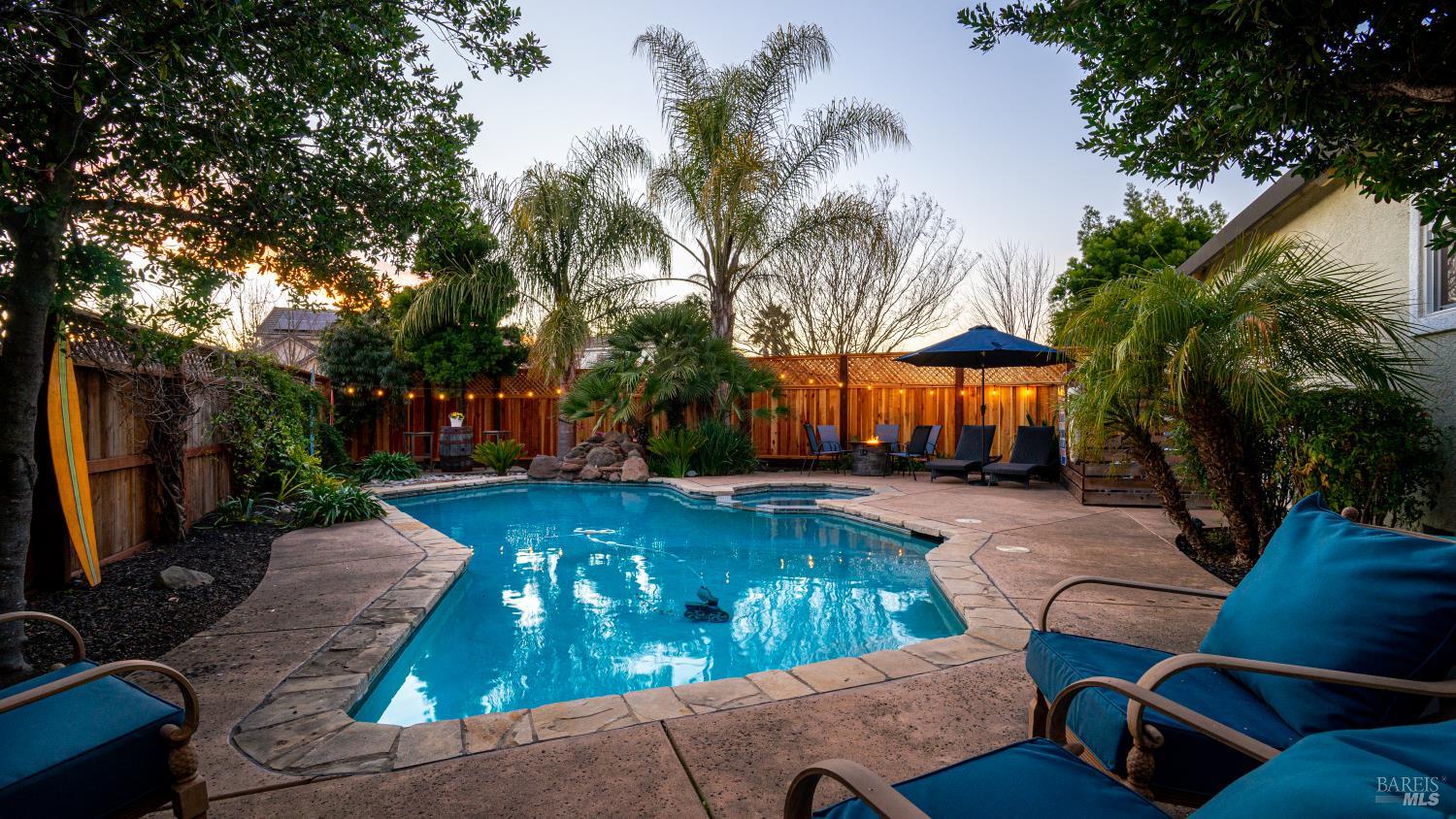 Detail Gallery Image 3 of 43 For 8414 Stomper Dr, Windsor,  CA 95492 - 4 Beds | 3 Baths