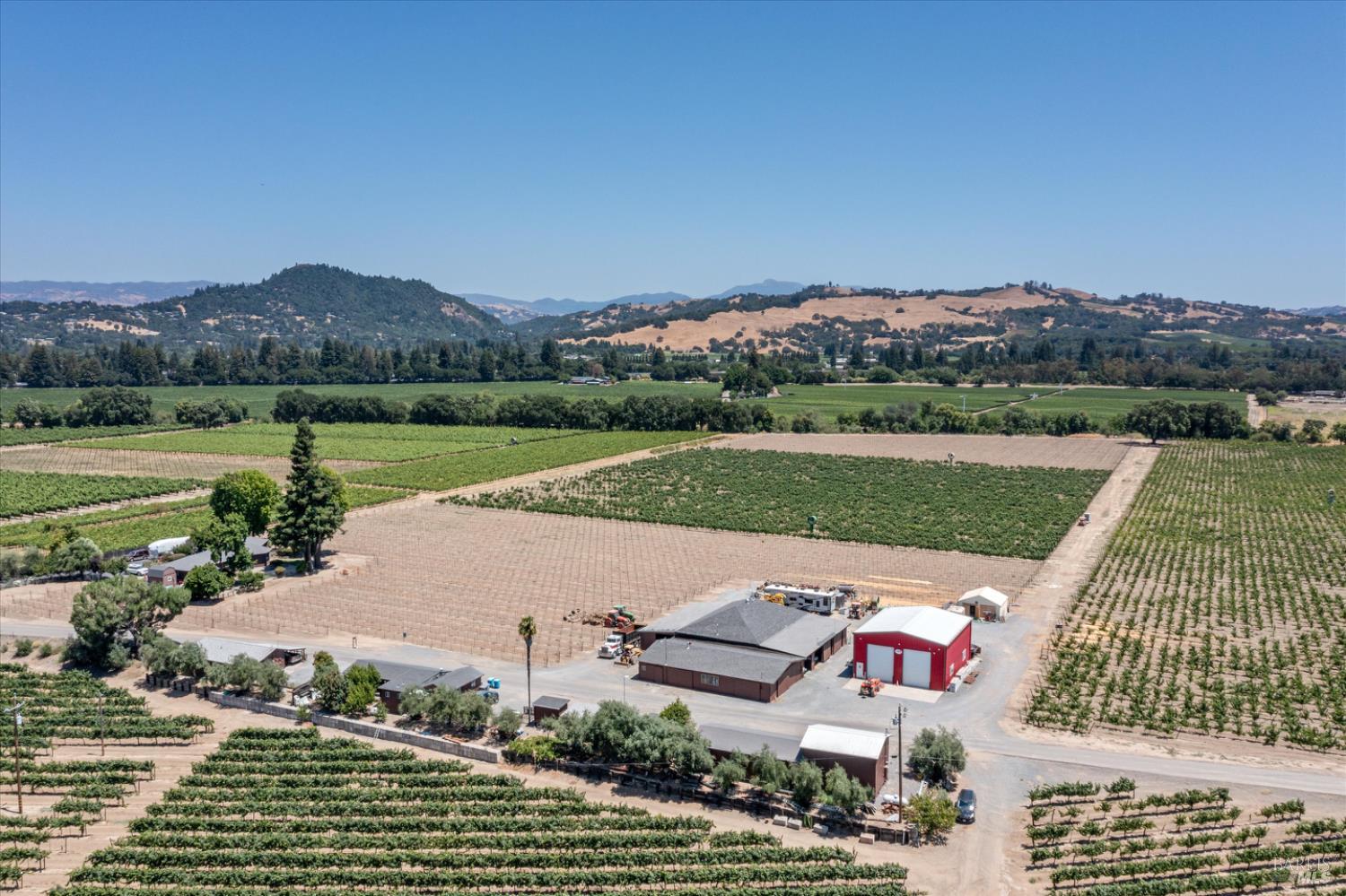 Detail Gallery Image 3 of 37 For 1558 Magnolia Dr, Healdsburg,  CA 95448 - 3 Beds | 2/1 Baths
