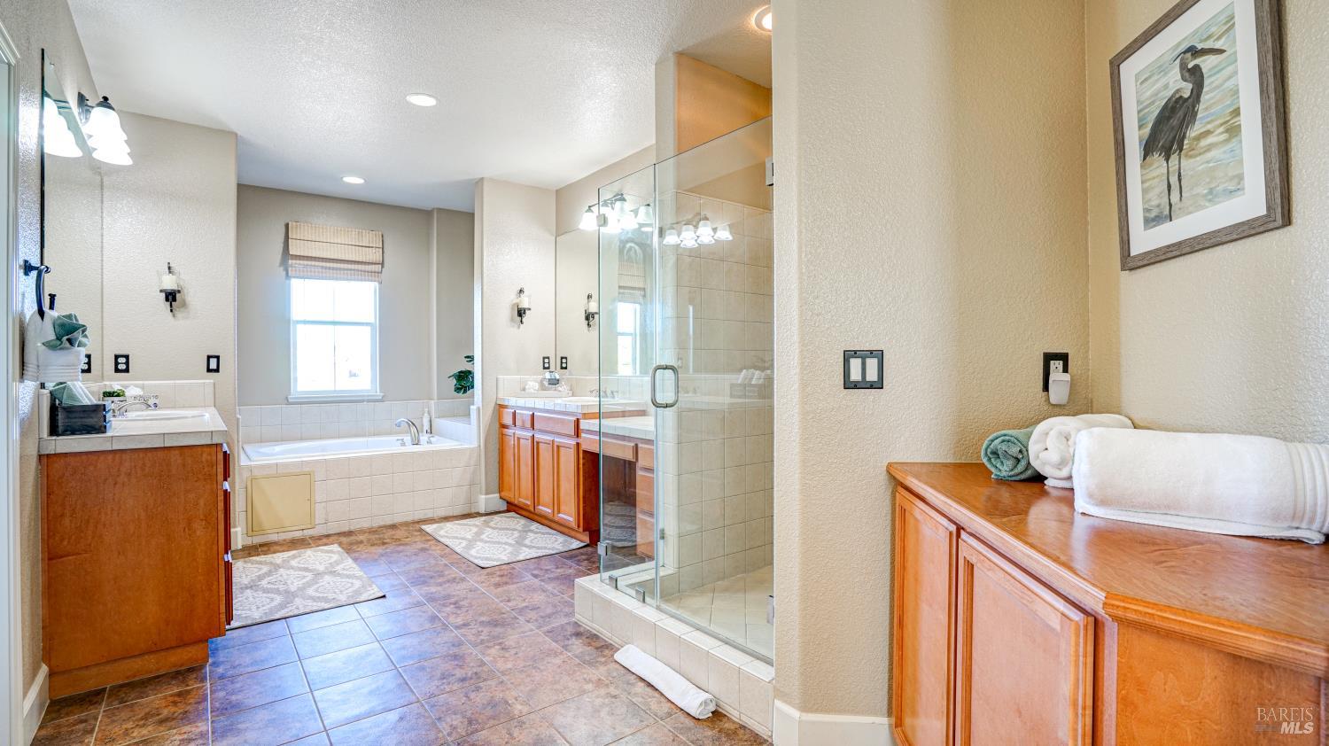 Detail Gallery Image 28 of 43 For 8414 Stomper Dr, Windsor,  CA 95492 - 4 Beds | 3 Baths