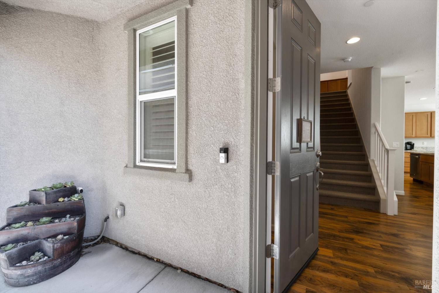Detail Gallery Image 4 of 63 For 5294 Gramercy Cir, Fairfield,  CA 94533 - 5 Beds | 3/1 Baths