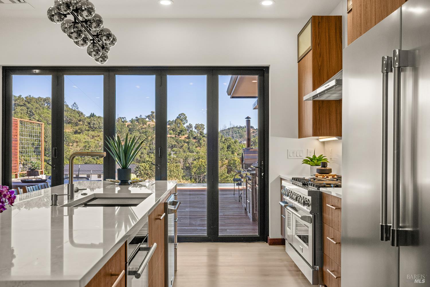Detail Gallery Image 28 of 93 For 5044 Linda Ln, Santa Rosa,  CA 95404 - 3 Beds | 3/1 Baths