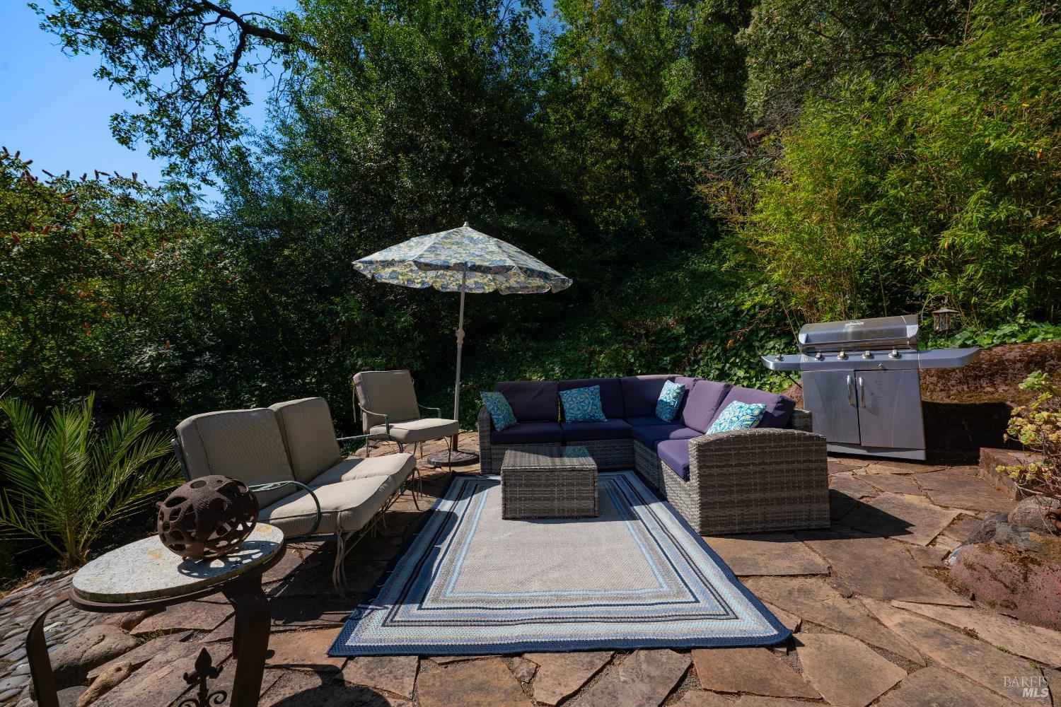 Detail Gallery Image 7 of 26 For 2693 S Fitch Mountain Rd, Healdsburg,  CA 95448 - 4 Beds | 3 Baths