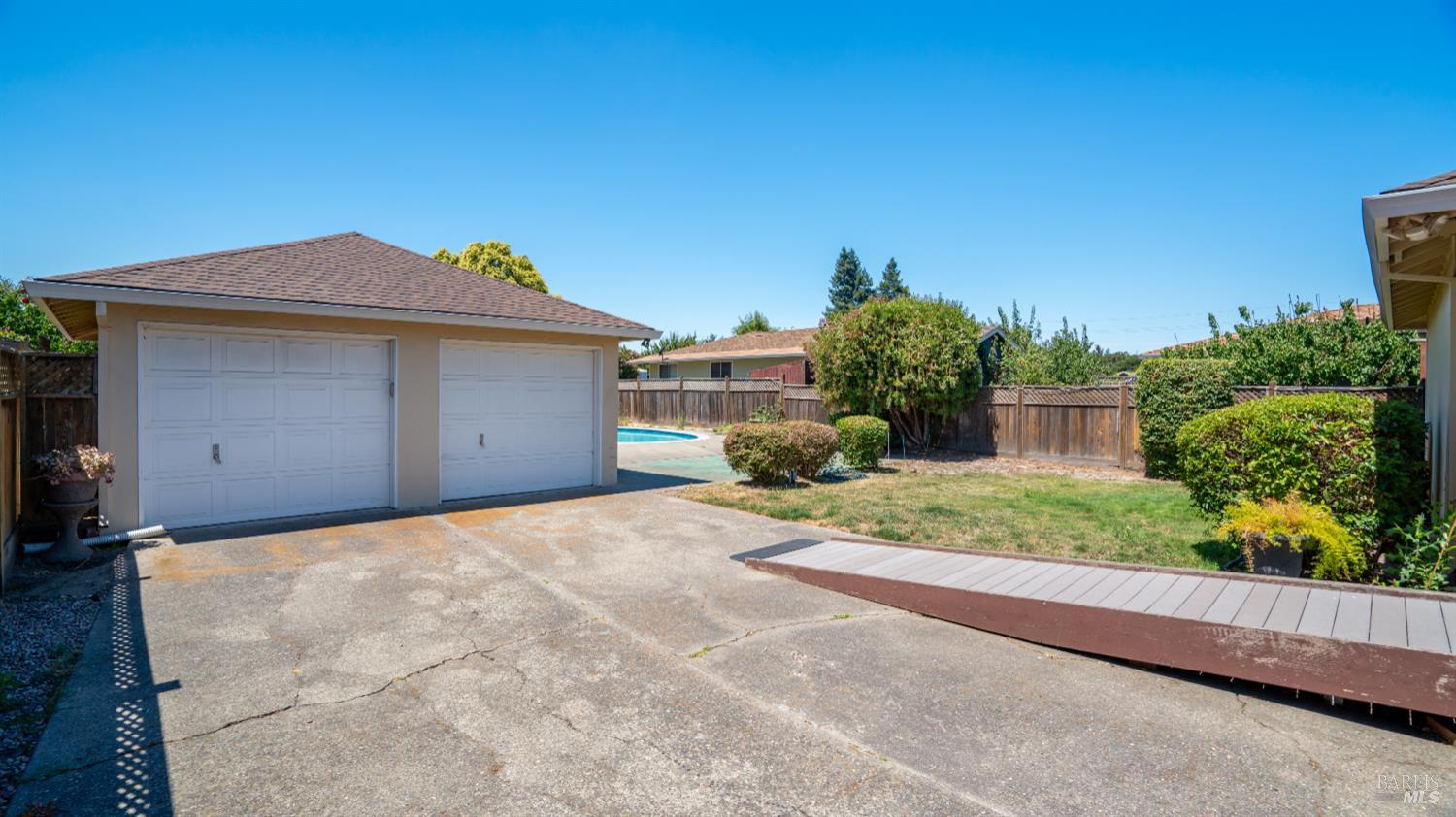 Detail Gallery Image 6 of 31 For 114 Edith St, Petaluma,  CA 94952 - 3 Beds | 2/1 Baths