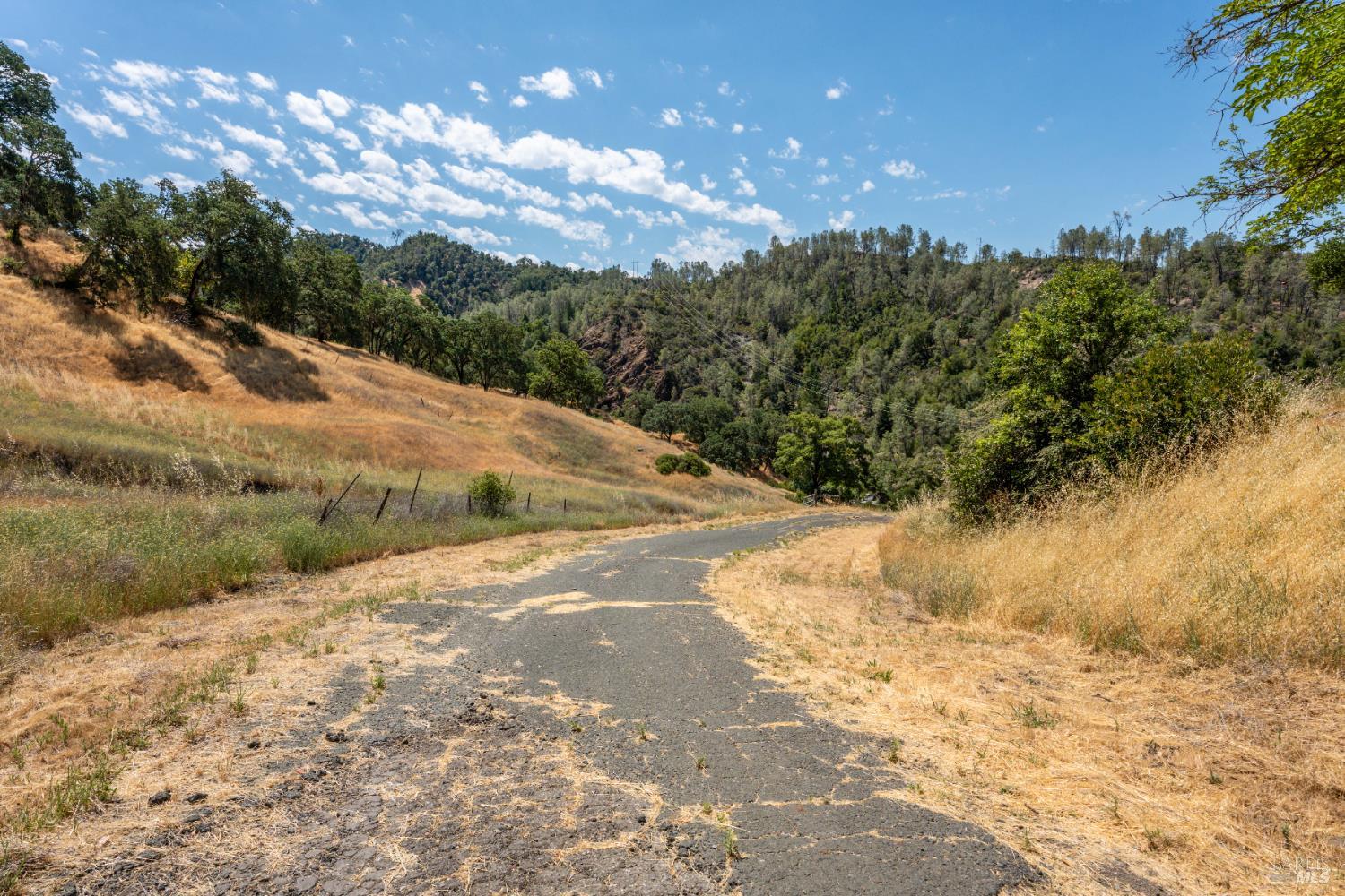 Detail Gallery Image 27 of 32 For 18201 S Highway 101 Unkn, Hopland,  CA 95449 - 3 Beds | 2/1 Baths