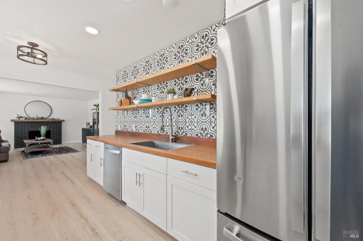 Detail Gallery Image 12 of 26 For 1162 San Domingo Dr, Santa Rosa,  CA 95404 - 3 Beds | 1 Baths