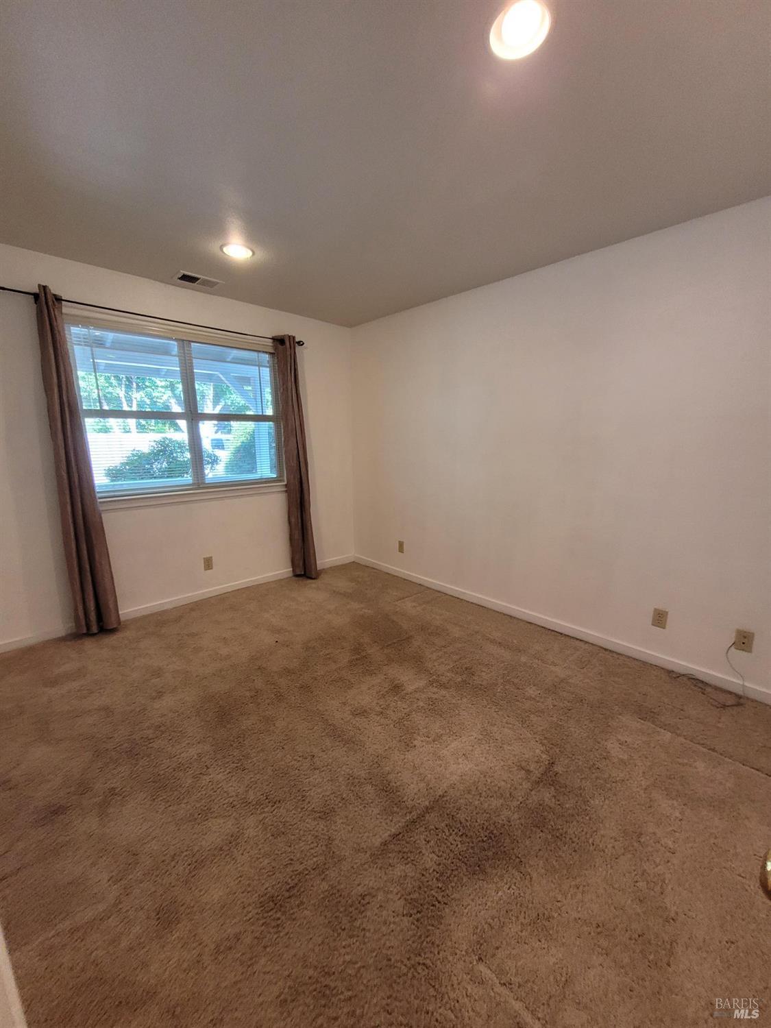Detail Gallery Image 9 of 18 For 18135 Lucas Ave, Sonoma,  CA 95476 - 2 Beds | 2 Baths